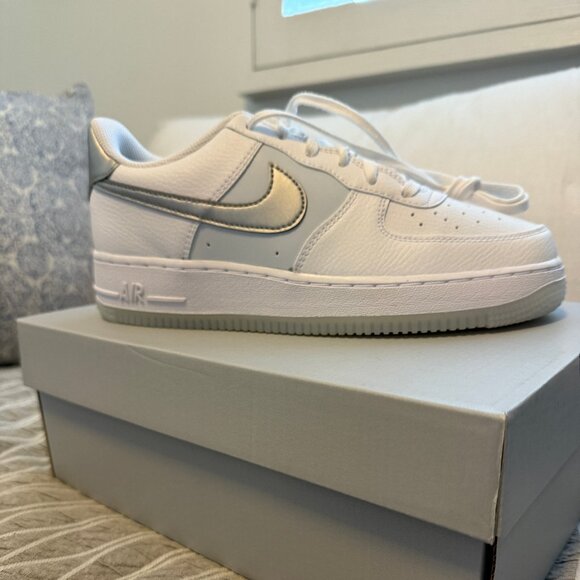 NEW IN BOX- Nike airforce 1 GS - - Picture 1 of 3